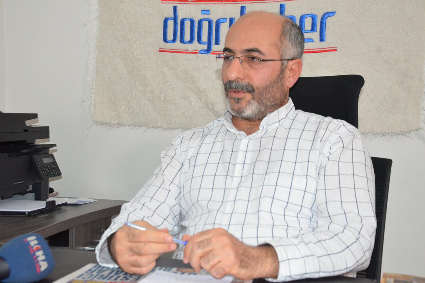 Yazar Baran: "Hiçbir ırk başka bir ırkı kendi dilini konuşmaya zorlayamaz" Yazar Baran: "Hiçbir ırk başka bir ırkı kendi dilini konuşmaya zorlayamaz"